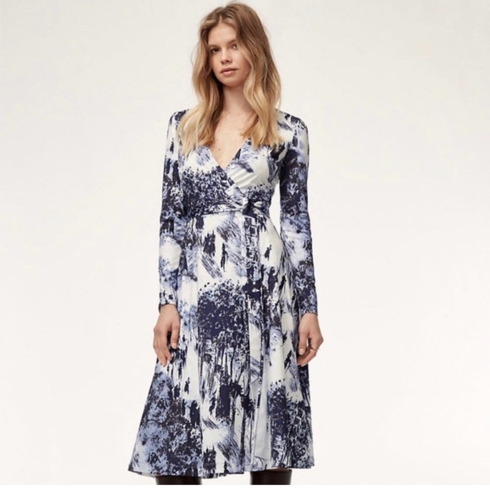 Aritzia Babaton Elegant Tyler Print Wrap Women’s Dress Blue White Size S